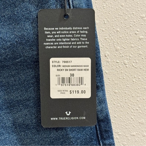 True Religion NWT 30 Medium Wash Ricky SN Relaxed Straight Cut Off Denim Shorts - Picture 9 of 10